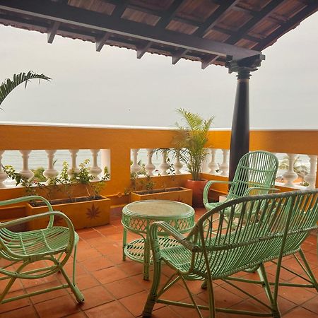 La Plage Seaview Suites Puduccseri Kültér fotó