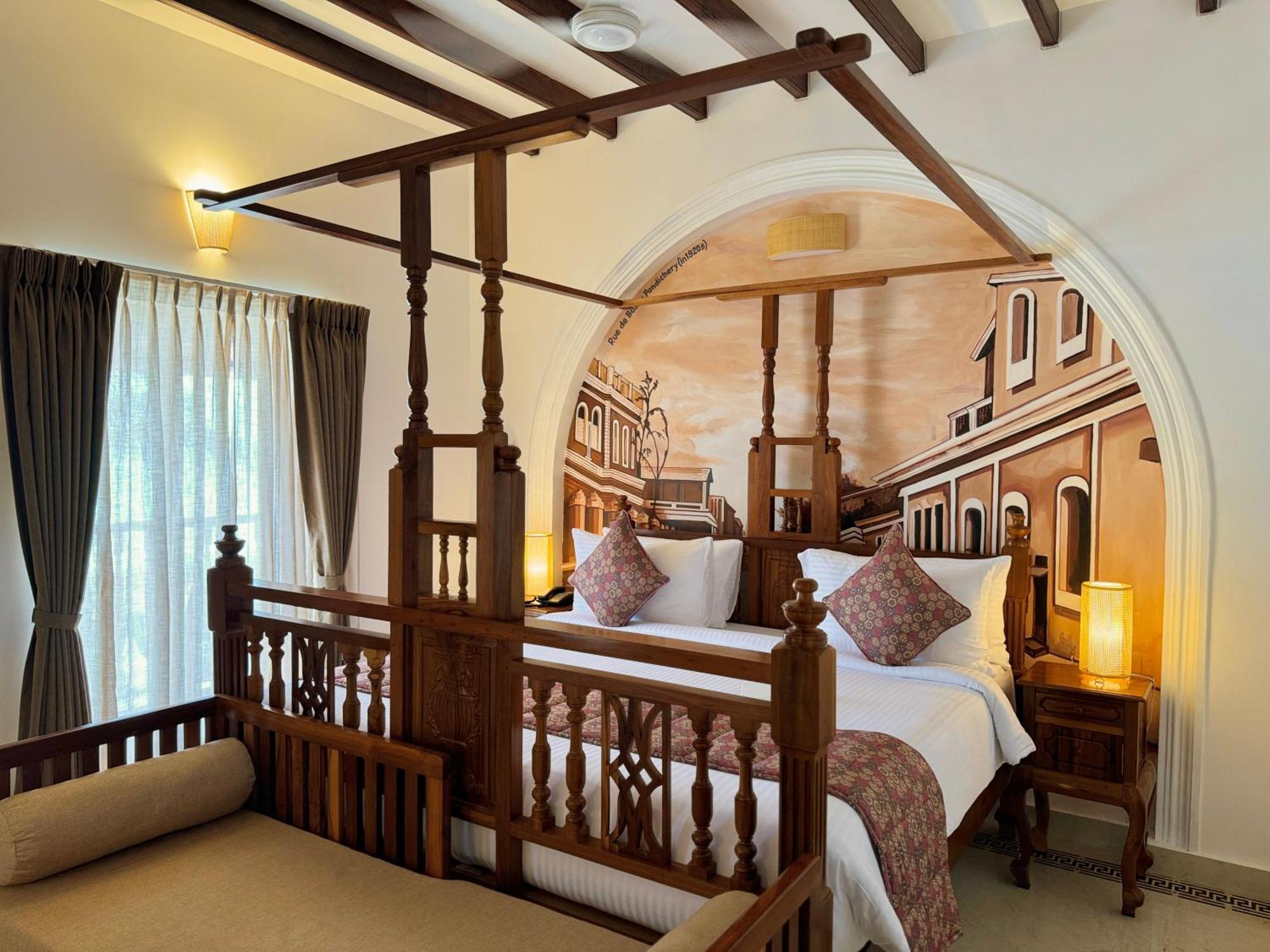 La Plage Seaview Suites Puduccseri Kültér fotó