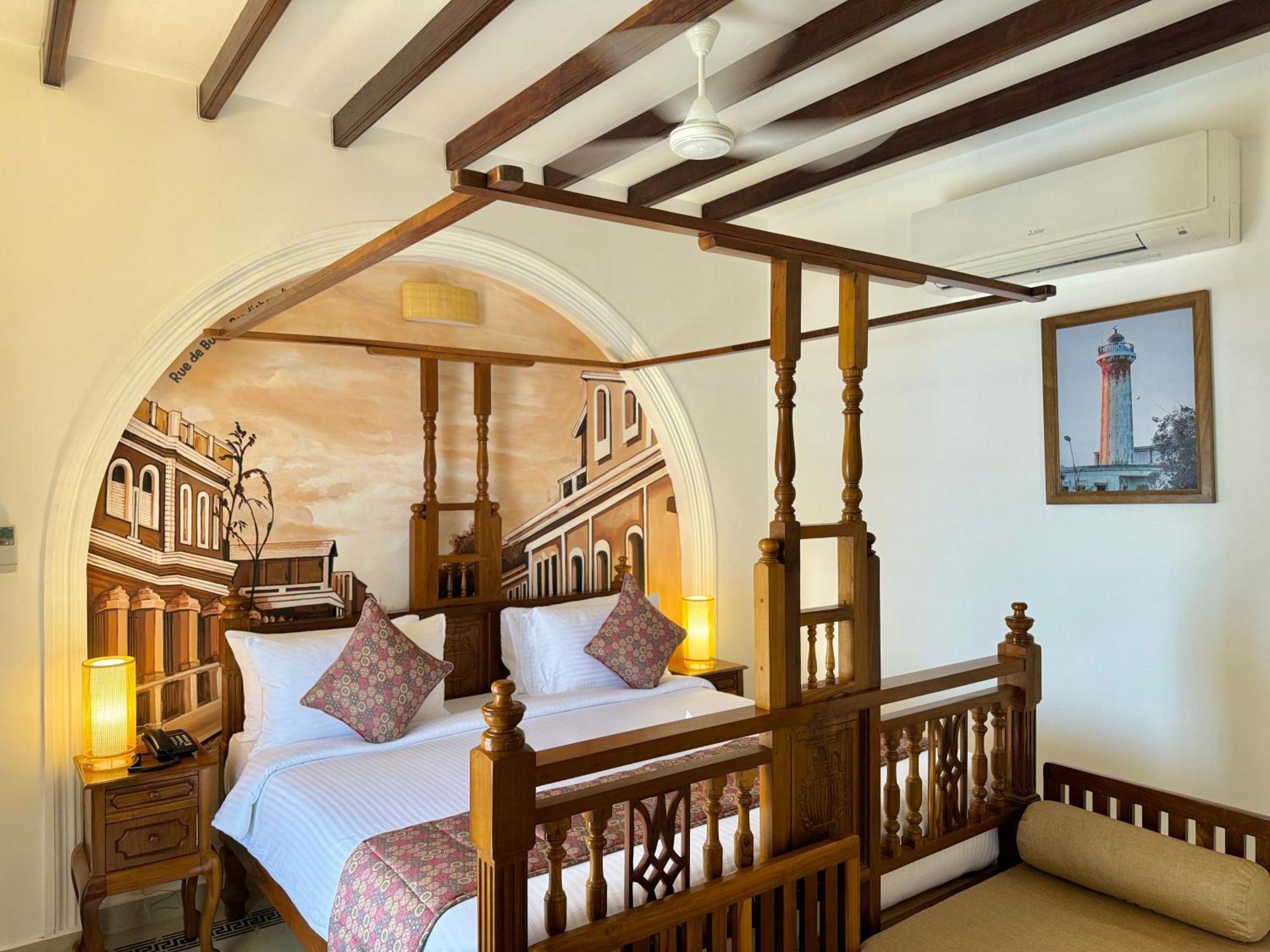 La Plage Seaview Suites Puduccseri Kültér fotó