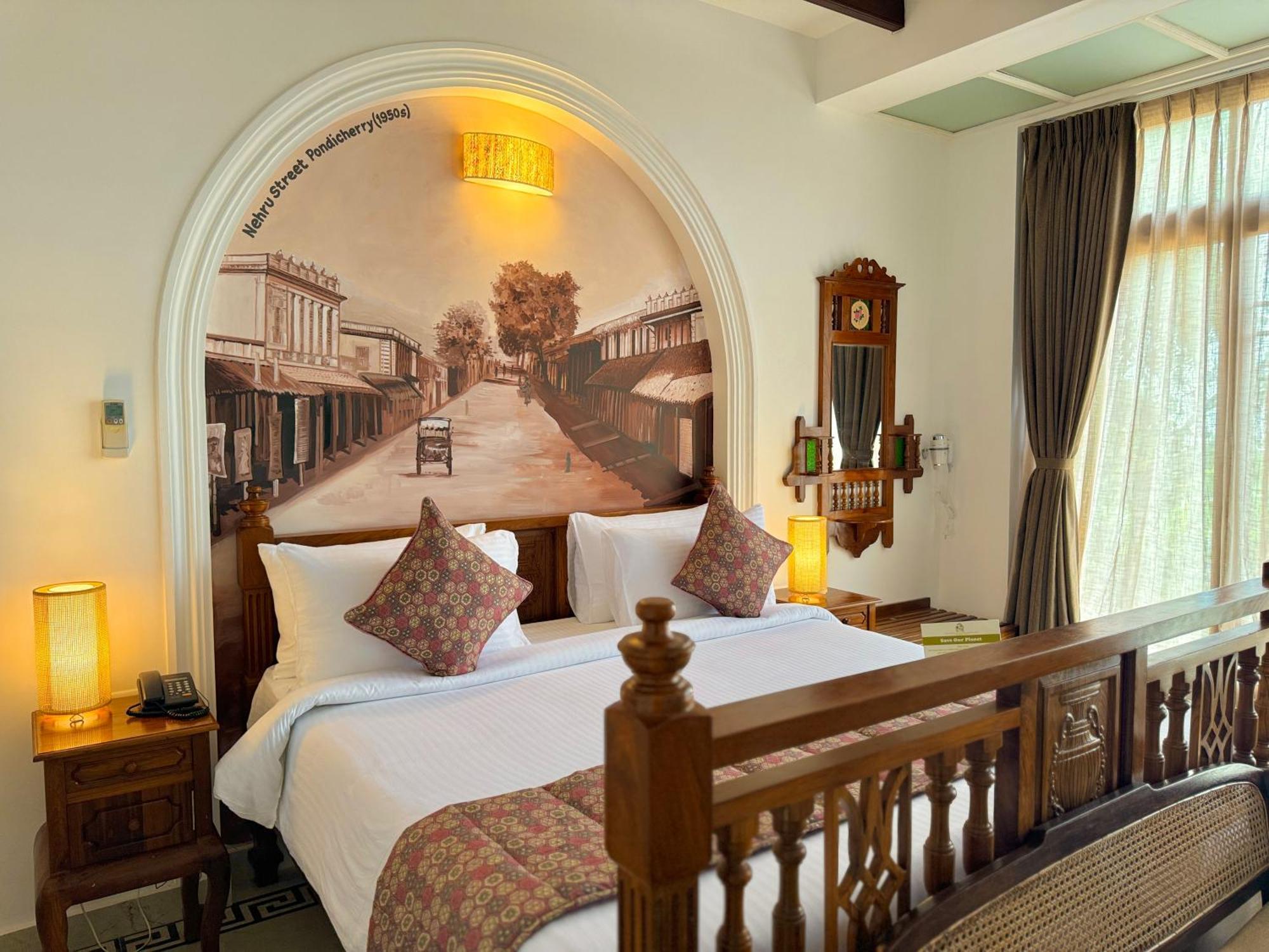 La Plage Seaview Suites Puduccseri Kültér fotó