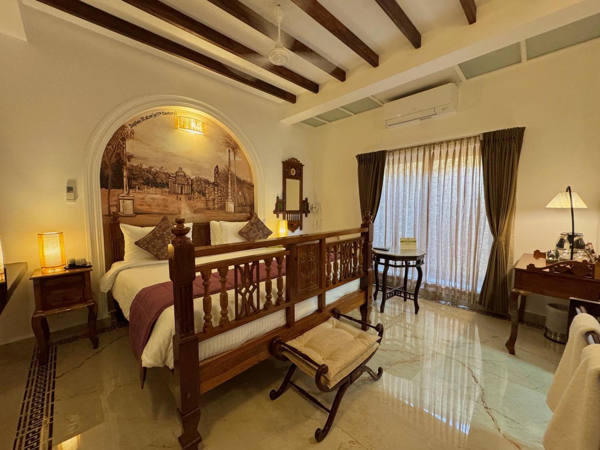 La Plage Seaview Suites Puduccseri Kültér fotó