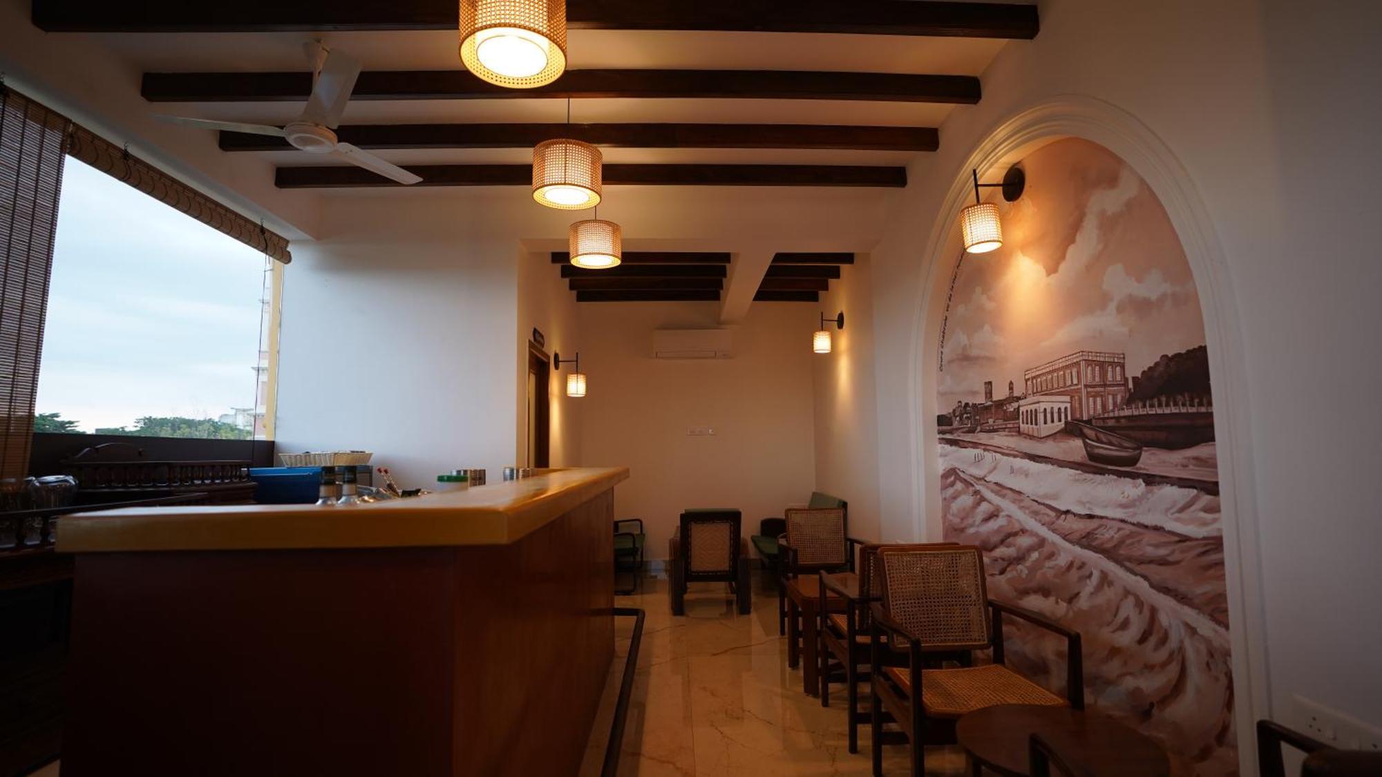 La Plage Seaview Suites Puduccseri Kültér fotó