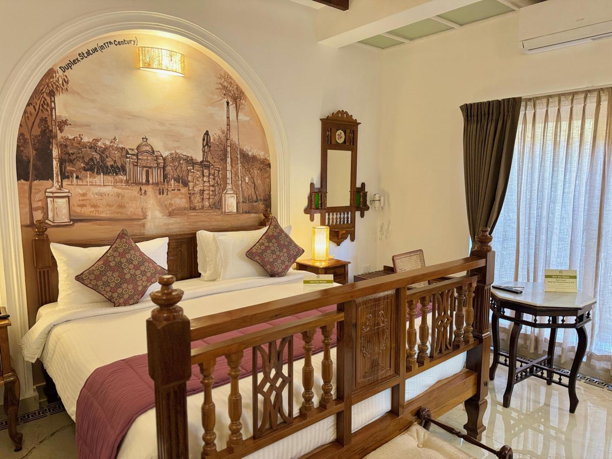 La Plage Seaview Suites Puduccseri Kültér fotó