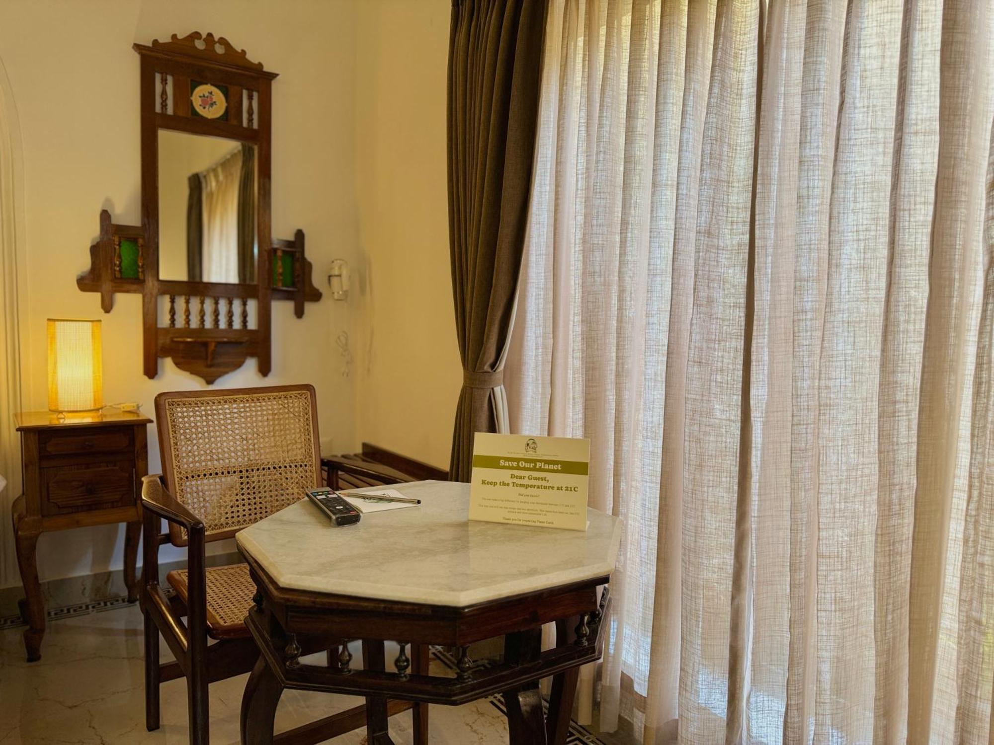 La Plage Seaview Suites Puduccseri Kültér fotó