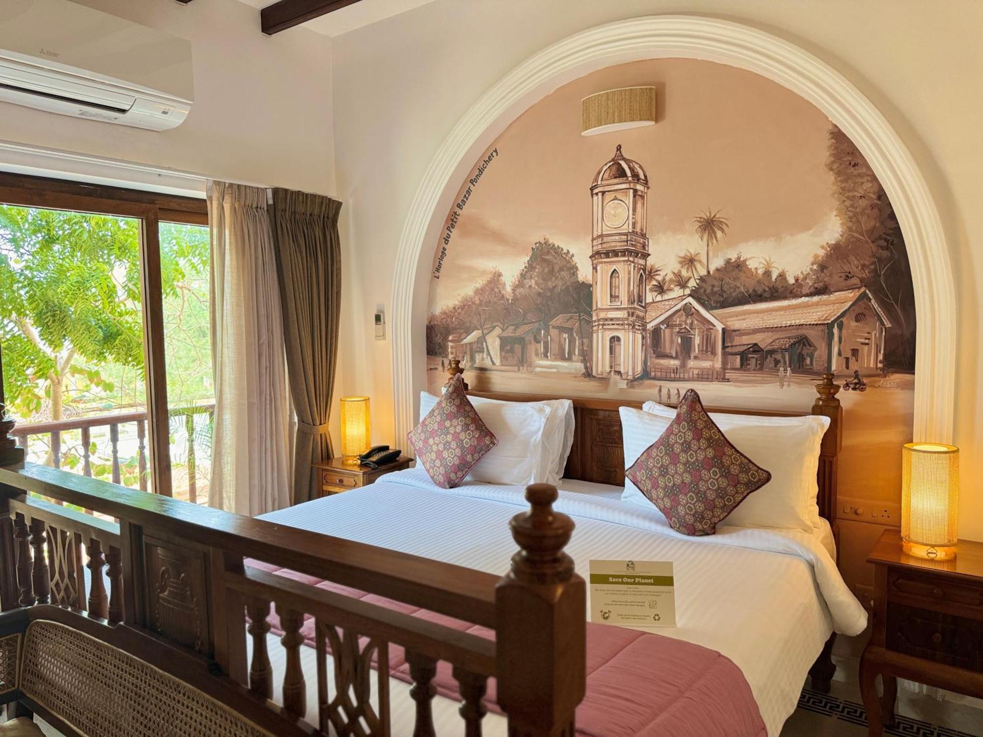 La Plage Seaview Suites Puduccseri Kültér fotó