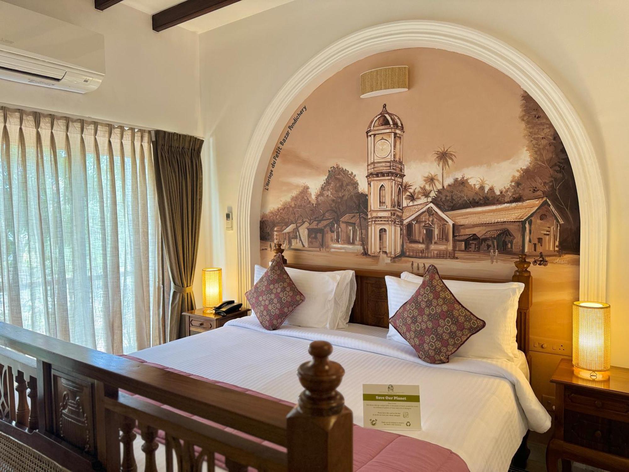 La Plage Seaview Suites Puduccseri Kültér fotó